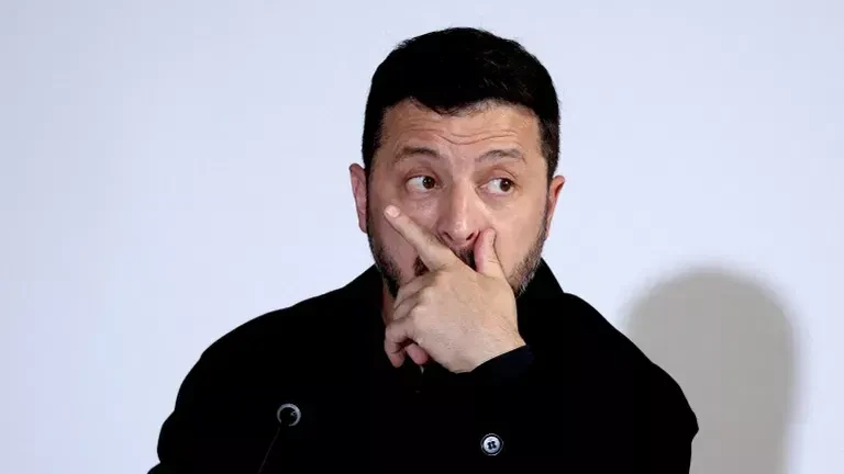 Всех американских сенаторов пригласили на встречу с Зеленским*.

Всех 100 членов сената США пригласи