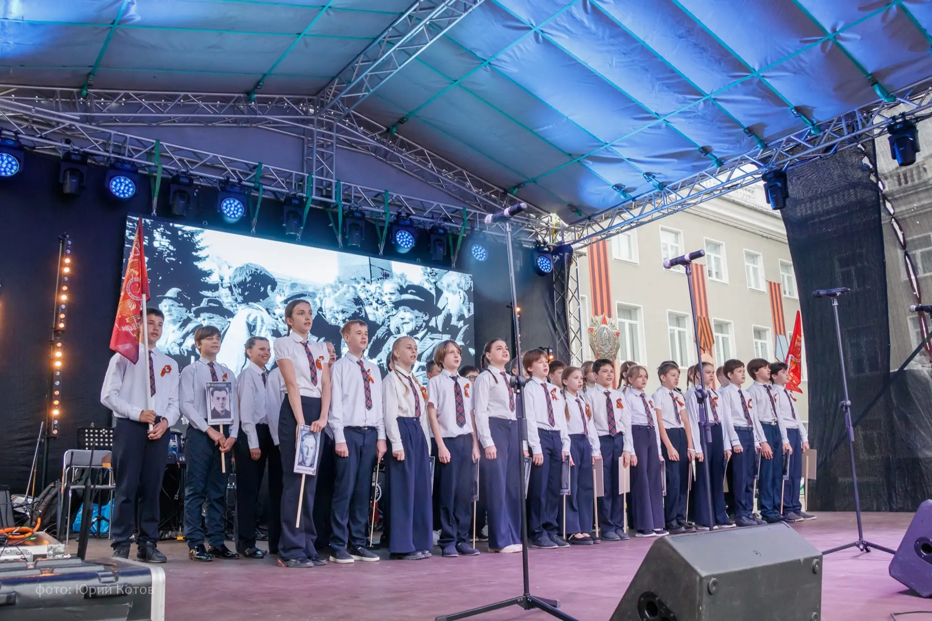 🕊️Школьники со всего Ступино поучаствовали в фестивале «Голоса Победы» на 9 Мая  Фестиваль школьных 