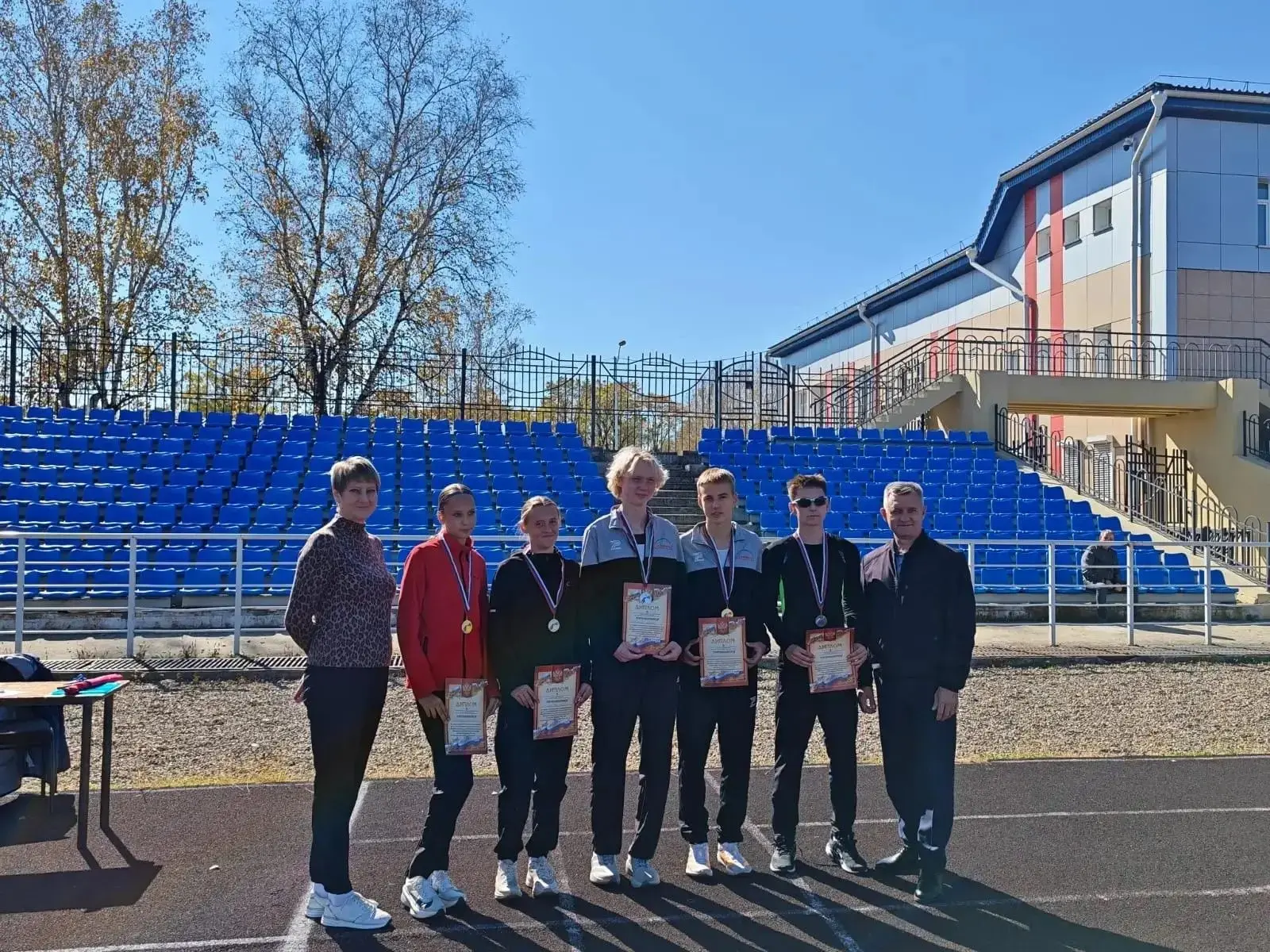 🏆 Более 180 школьников вышли на старт городского кросса в Биробиджане