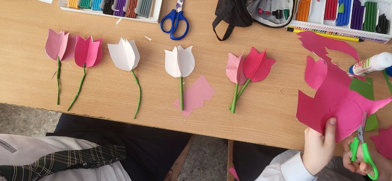 В нашей школе в рамках благотворительной акции "Тюльпан милосердия" («Мерхаметлик лялеси»), организо