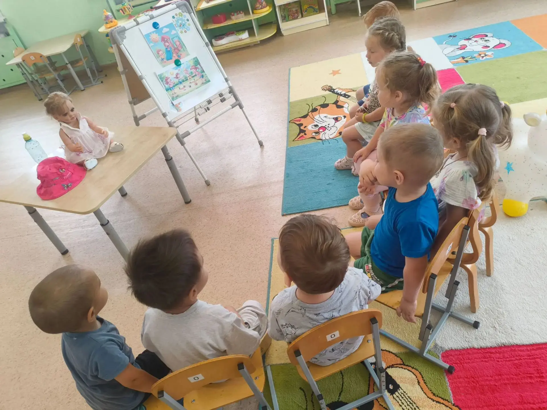 Учимся беречь здоровье летом: урок безопасности в ранней группе

Лето — прекрасная пора для прогулок