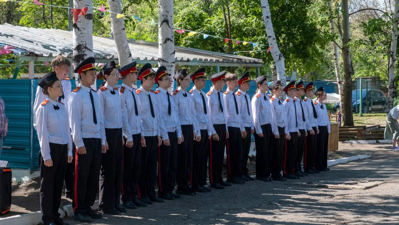 Юные защитники Родины в гостях у "Рябинки"

Сегодня в детском саду "Рябинка" поселка Эльбан (МБДОУ