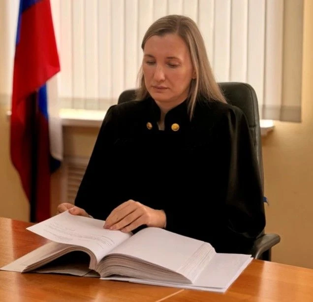 Курским районным судом гр. Н. осужден за кражу с банковского счета (п. «г» ч. 3 ст. 158...