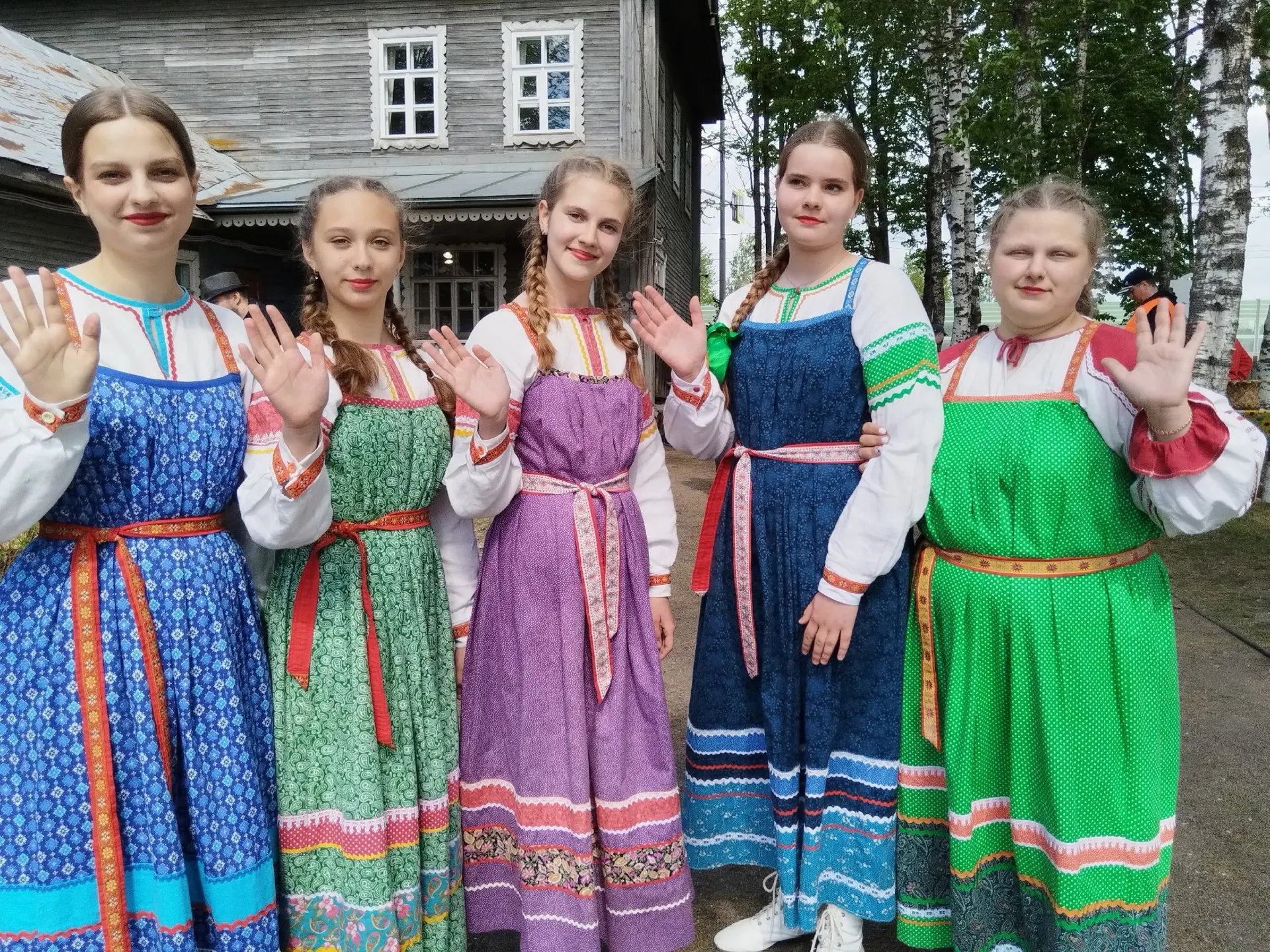 🎶 Родничок зазвучал над рекой!