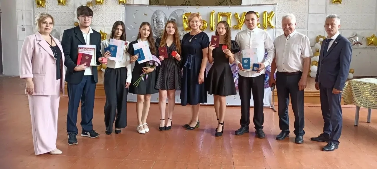 В лицее № 8 вручение аттестатов также стало частью проекта «Салават без границ».