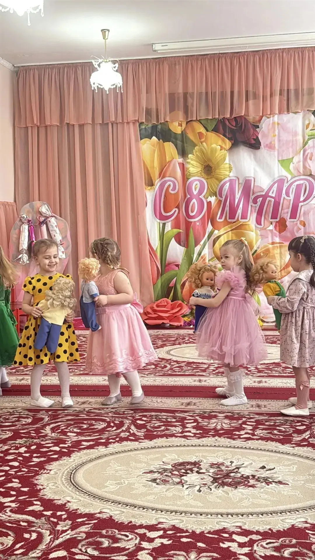 🎊На прошлой неделе во всех возрастных группах прошли  праздники, посвященные Междунаро...
