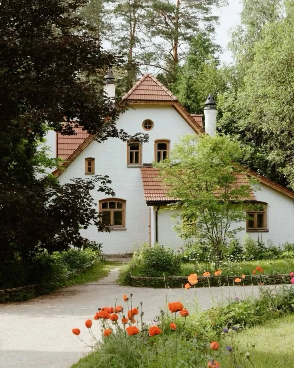 Идея для выходных – роскошная усадьба Поленова в хвойном лесу 🌼