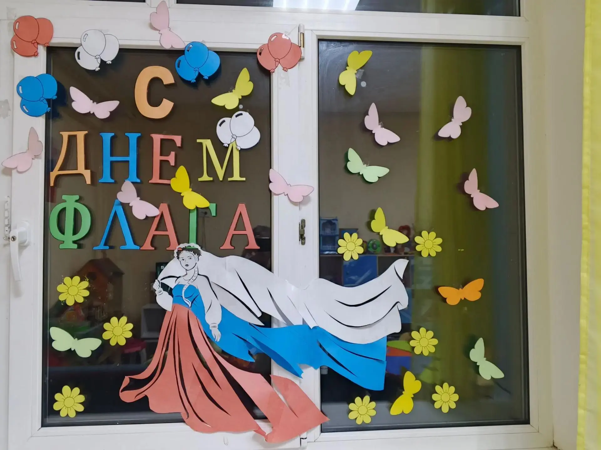 Ажурный триколор - Вытынанки на стекле🇷🇺🇷🇺🇷🇺