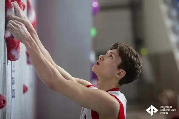 🇷🇺🥇 Петр Земляков — чемпион Европы по скалолазанию!