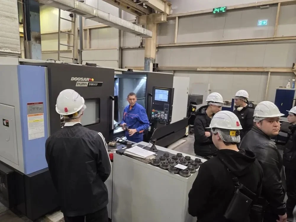 02.12.2025 Экскурсия на АО «Кубаньжелдормаш»  Студенты профессии  15.01.05 "Сварщик ручной и частичн