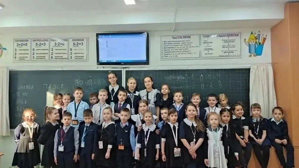 ⚛️Друзья, как вы уже поняли, в нашей школе началась долгожданная Декада науки и творчества! И, конеч
