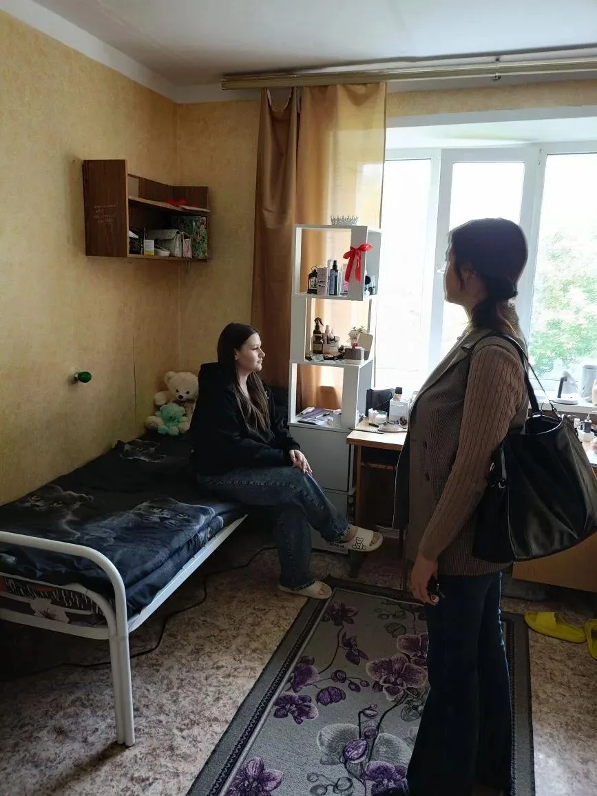 Классные руководители в гостях у студентов: поддержка, забота и разговор о сессии

🏠 Классные руков
