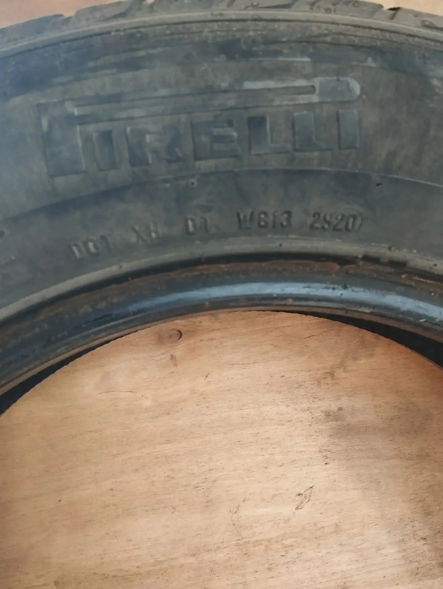 продам резину Pirelli 185/75,  r16.
цена 5000р.

👤 Albert Annenkov

Источник: Открыть