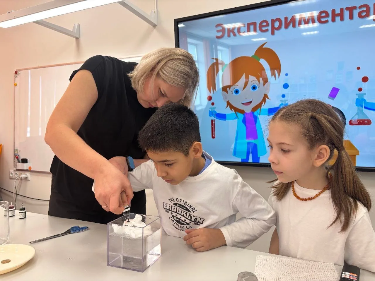 🧪 Увлекательное путешествие в мир науки для учеников 2А класса!!!   Сегодня учащиеся 2А класса стали