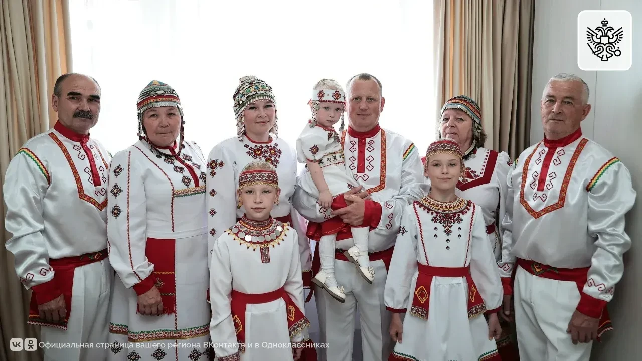 Семья представителя педагогической династии, выпускницы УлГПУ, воспитателя детского сада «Сказка» с.