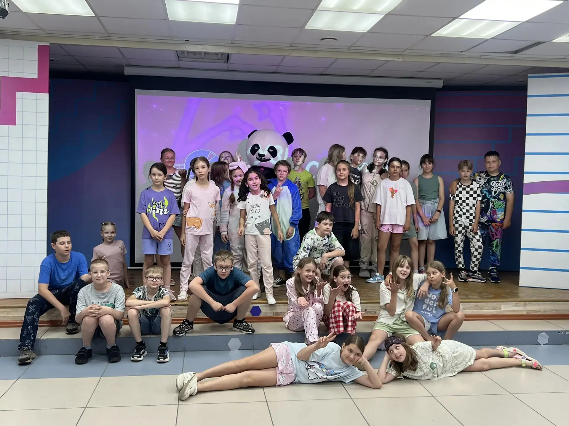 🌟 Новая неделя в лагере началась ярко!

Старт получился максимально уютным и драйвовым:
🌙 Утро нач