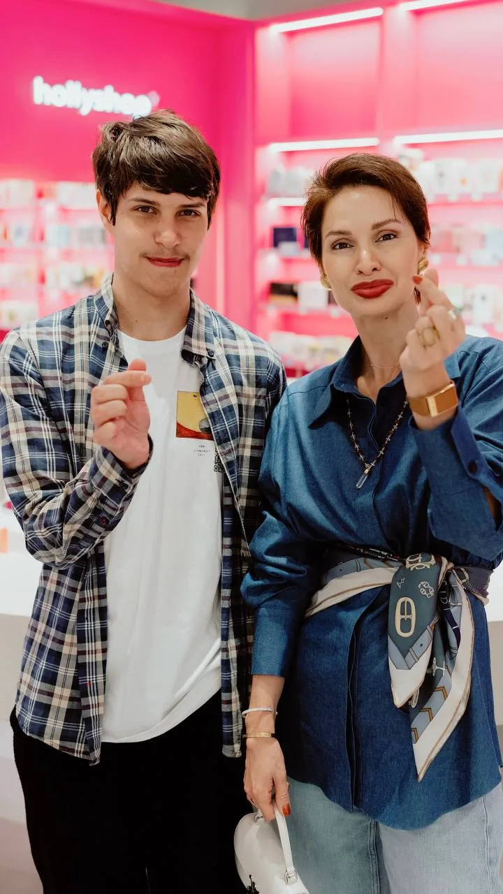 Подопечные фонда «Антон тут рядом» в гостях у hollyshop 🩵  Продолжаем рассказывать о нашем проекте «