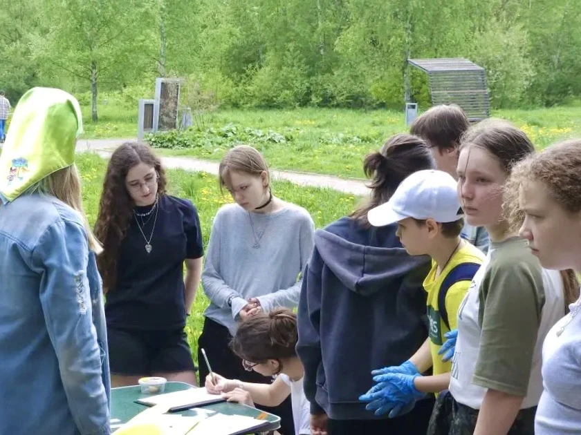 ЮНЫЕ НАТУРАЛИСТЫ НА ЗЕЛЁНОЙ ОЛИМПИАДЕ  😊 Наши ученики под руководством учителя биологии Владимира Св