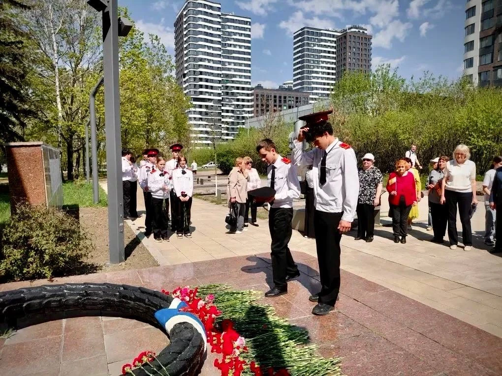 В преддверии Дня Победы наши ученики почтили память героев  📌 В эти особенные дни, когда вся страна 