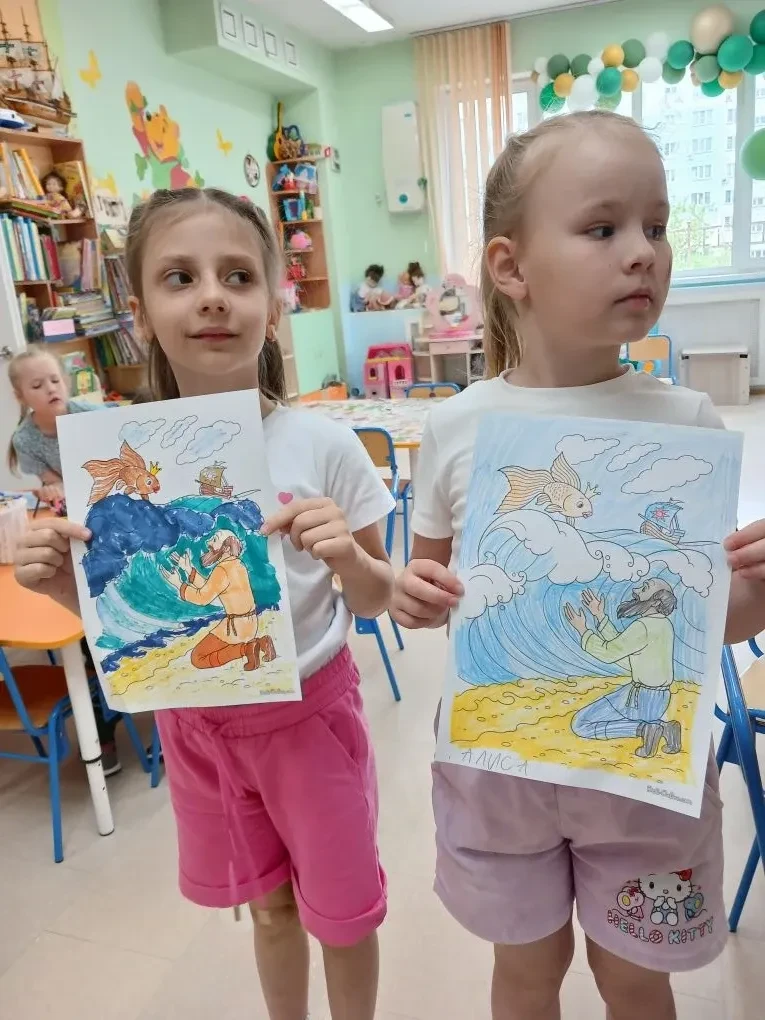 ✨ Пушкинский день в нашем детском саду: путешествие в сказку! ✨
🎨 Дети с радостью взялись за раскра