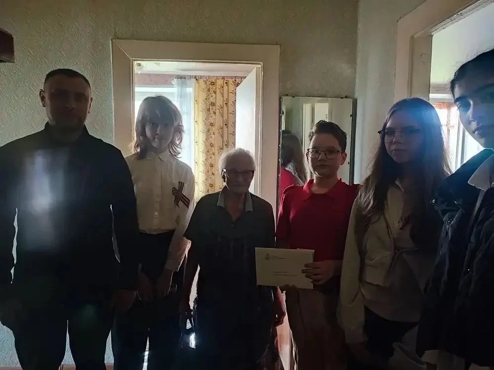 🇷🇺В рамках Всероссийского марафона "Наследники Победы" учащиеся МБОУ Школа № 25 Балашиха вручили поз