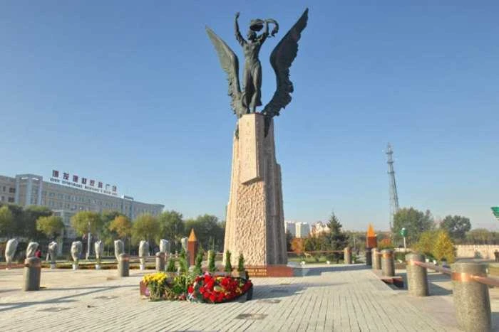 В преддверии Дня победы над милитаристской Японией и окончания Второй мировой войны в о...