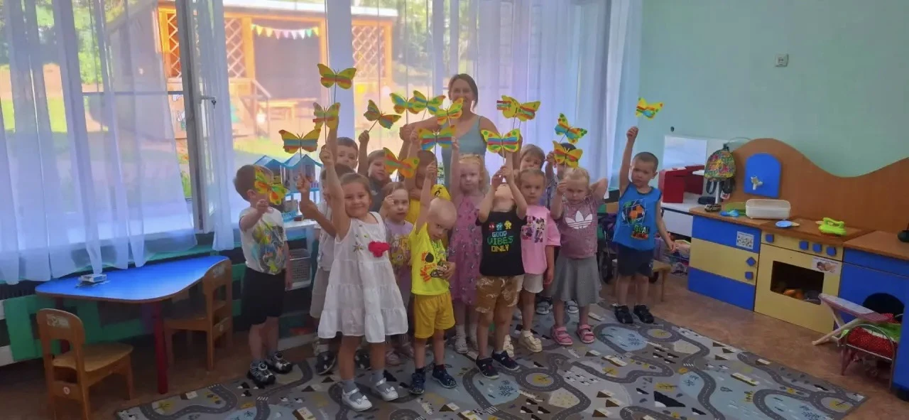🦋 Мастерим волшебных бабочек вместе с детьми из группы «Клубничка»🦋
Ищете идею, чем занять ребёнка