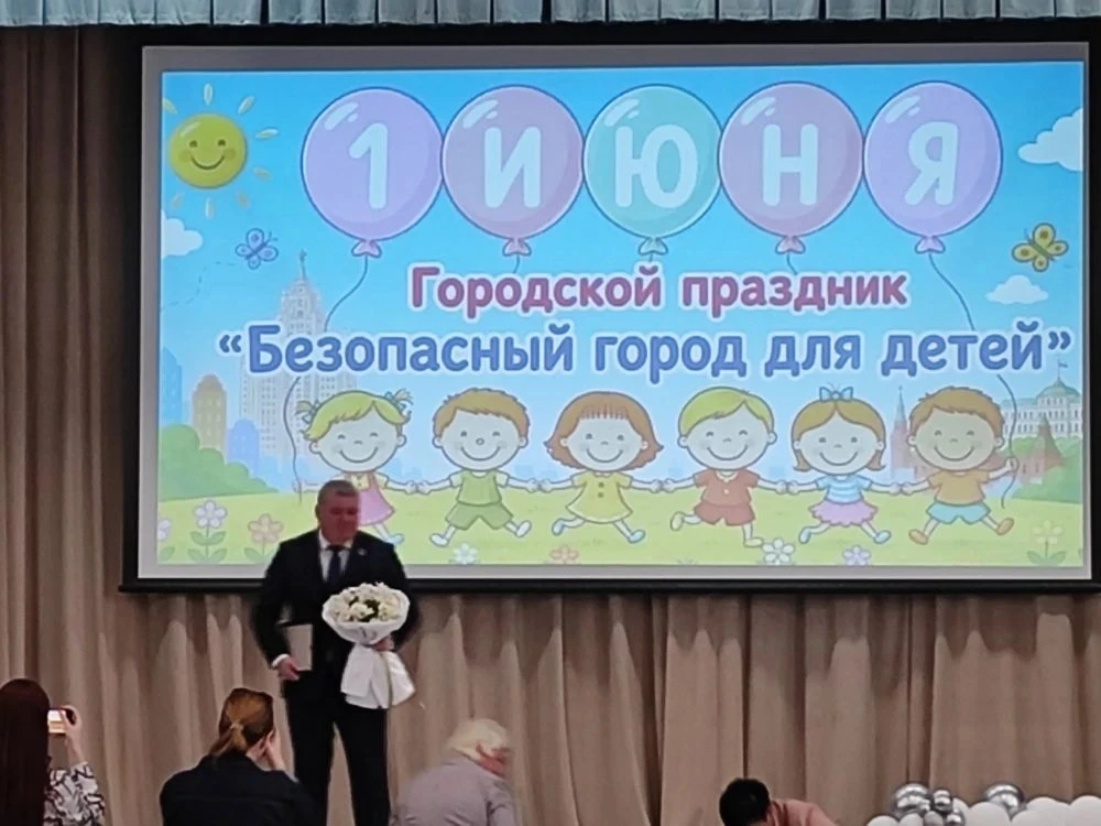 Сегодня образцовый ансамбль танца "Калинка" принимал участие в городском мероприятии "Безопасный гор