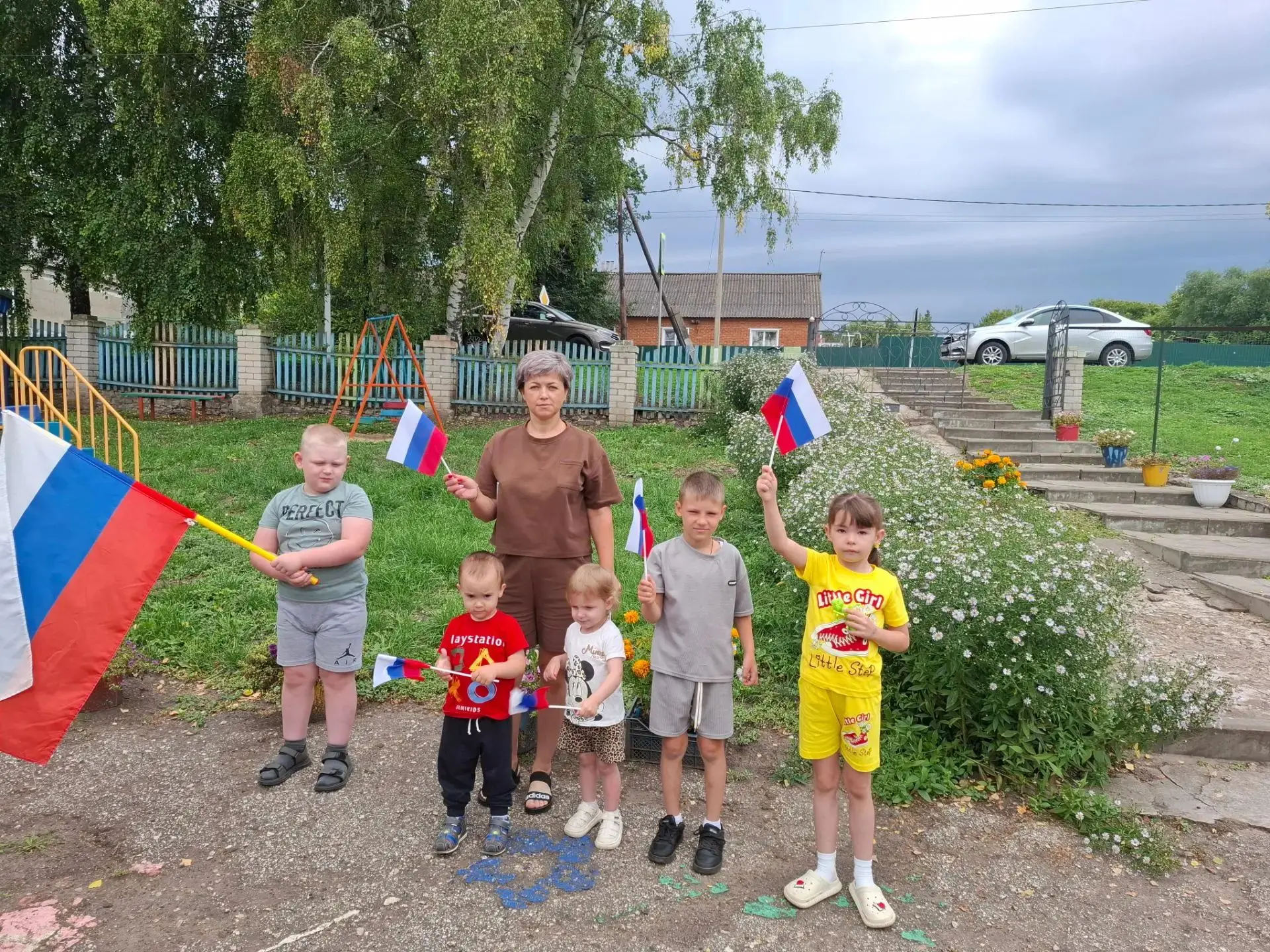 В нашем детском саду  стартовала неделя,  посвященная Дню Российского Флага. Воспитанни...