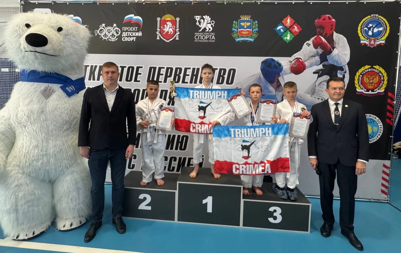 Чемпионы 25-ой🏆   📌21 февраля в Евпатории состоялся турнир по художественной гимнастике «Звездный пу