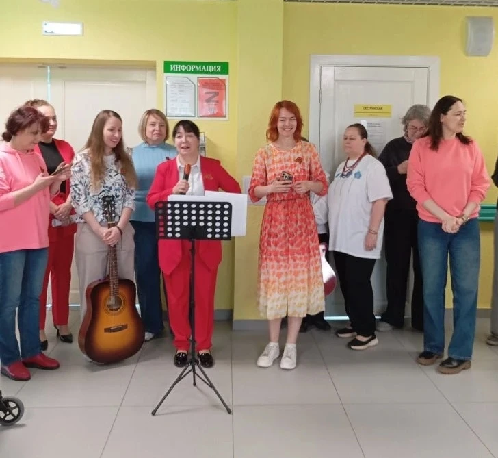 В стенах Каменногорского дома-интерната снова звучат смех, оживлённые разговоры и звуки...