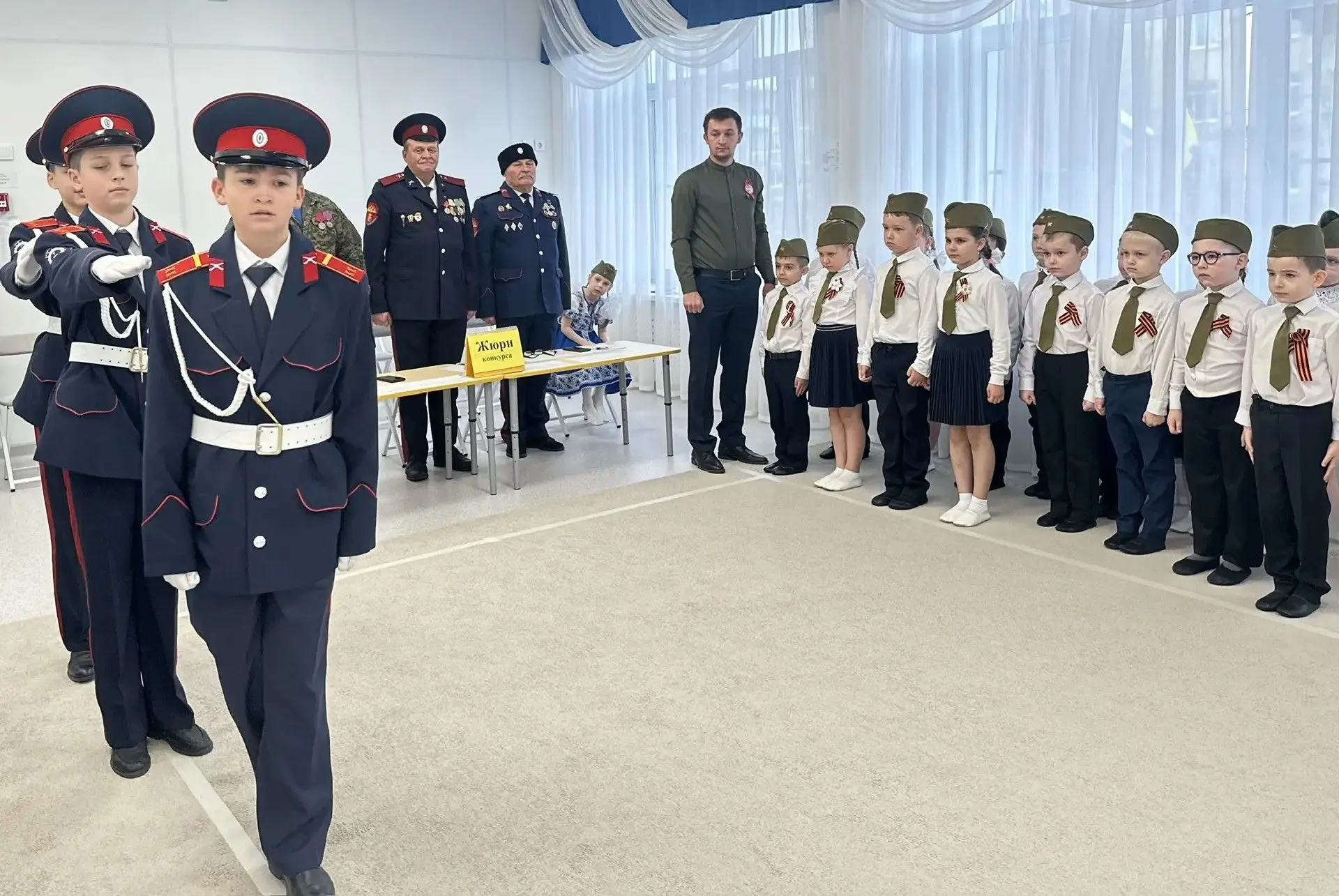 В дошкольном  отделении «Полянка» с большим  успехом  прошёл конкурс      "Строя и песни", посвящённ