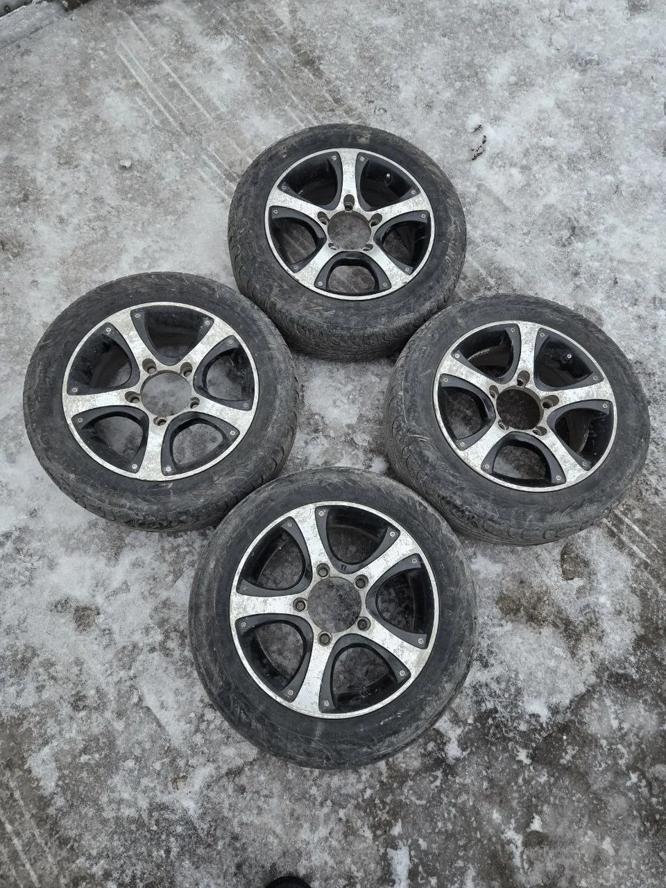 Продам,диски нива с резиной,r15,20₽,Енакиево +79493431293

@channel_avtostranitsa "Авто ДНР & ЛНР"