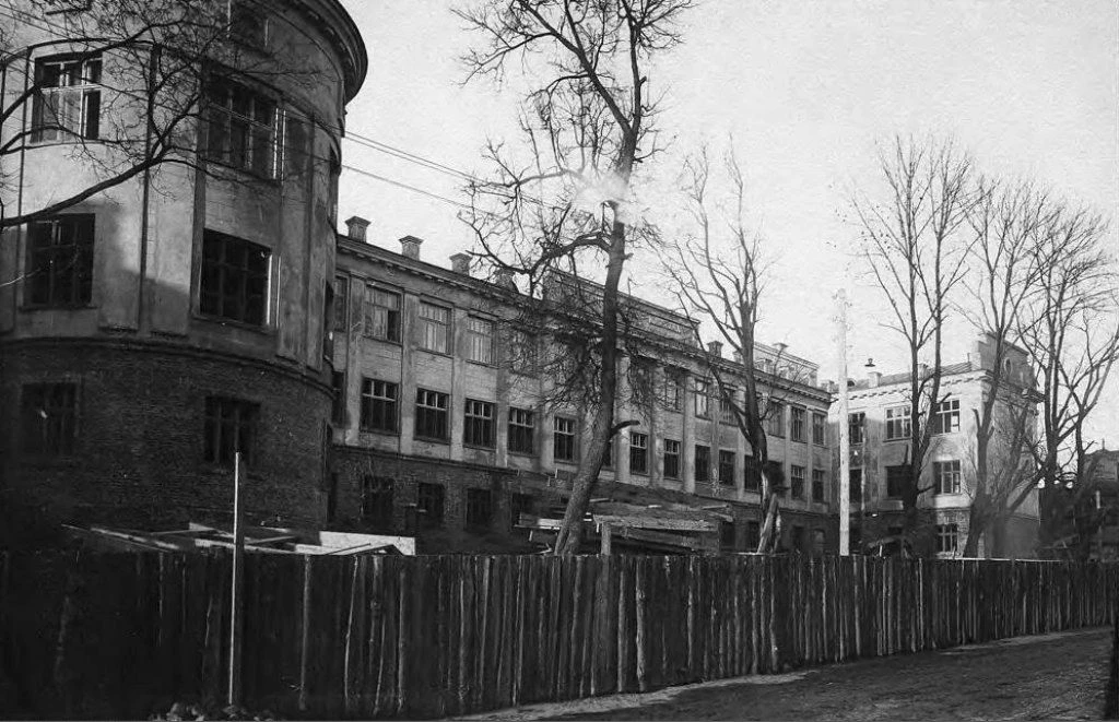 Из руин к жизни: история восстановления больницы после войны