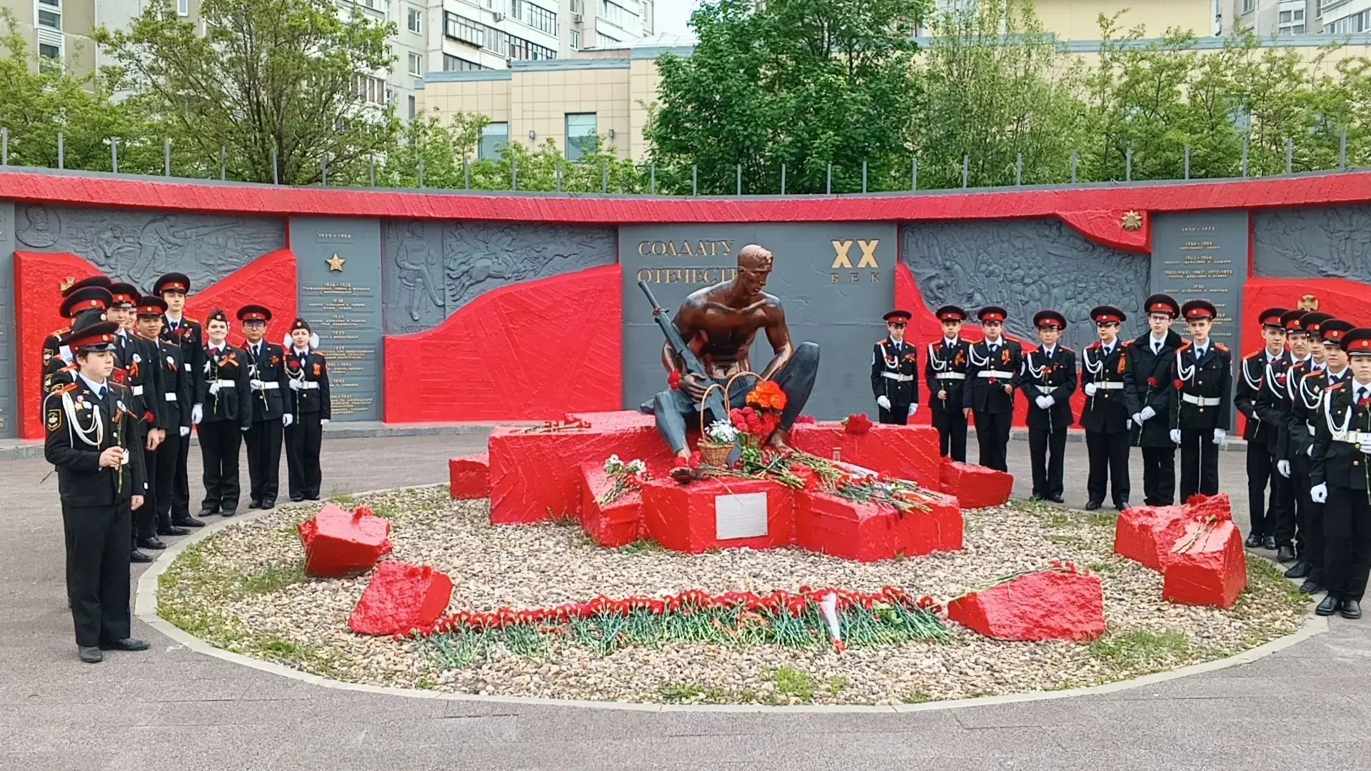 Кадеты 7 «К» в День Великой Победы  Сегодня, в 81-ю годовщину окончания Великой Отечественной войны,