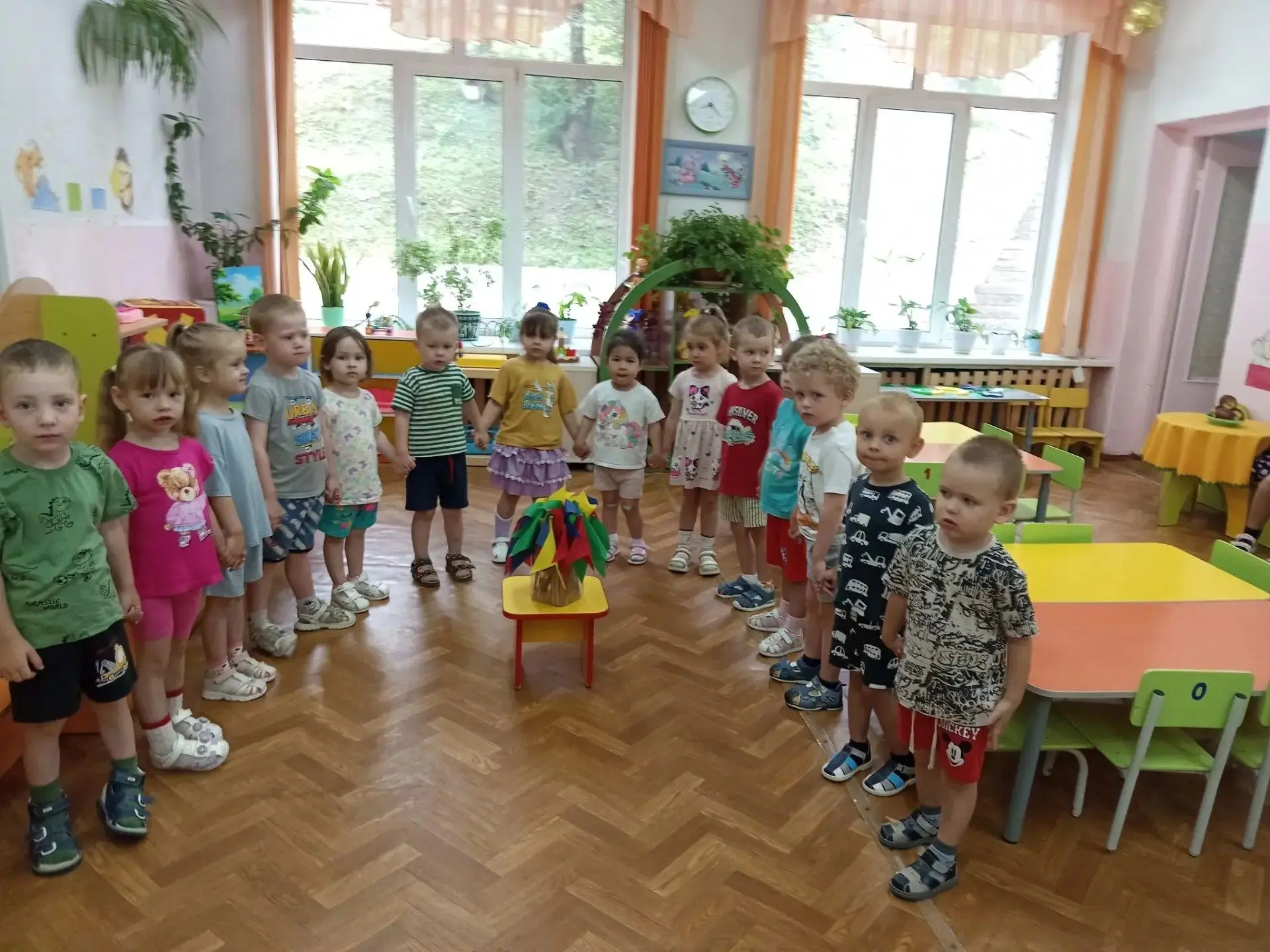 Обычный день — необычное счастье ☀️😊Каждое утро в нашем саду начинается одинаково: зво...