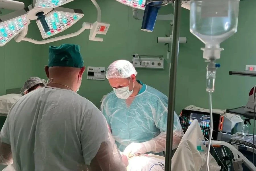 👨‍⚕️🙏🏥 Калининградские онкоурологи провели сложную операцию и сохранили почку пациенту