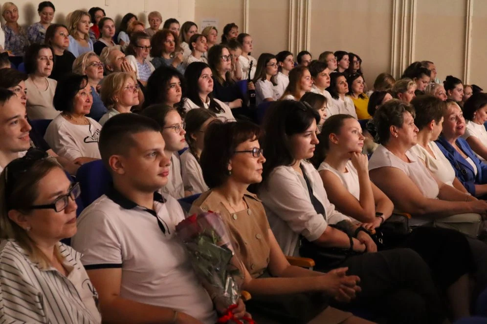 ➡ «ПЕДАГОГИ В ГЛАВНОЙ РОЛИ»  📍В стенах лицея №7 прошёл городской конкурс художественной самодеятельн