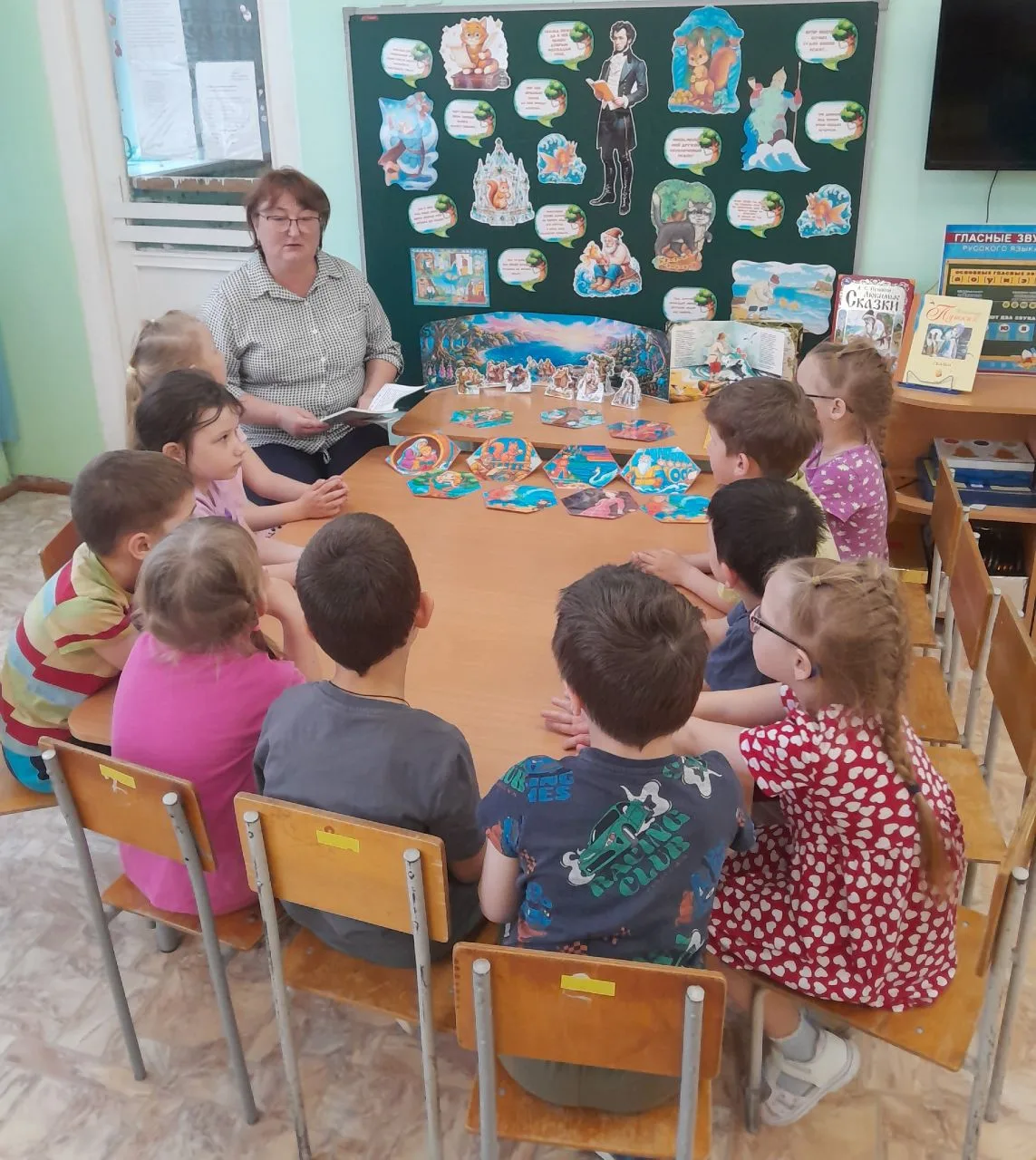 В старшей логопедической  группе  "Весёлые человечки" прошла тематическая неделя, приур...