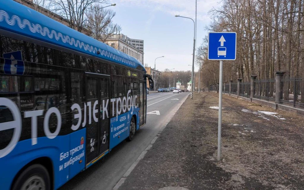 🚌 Напомним, как выделенная полоса ускорила транспорт