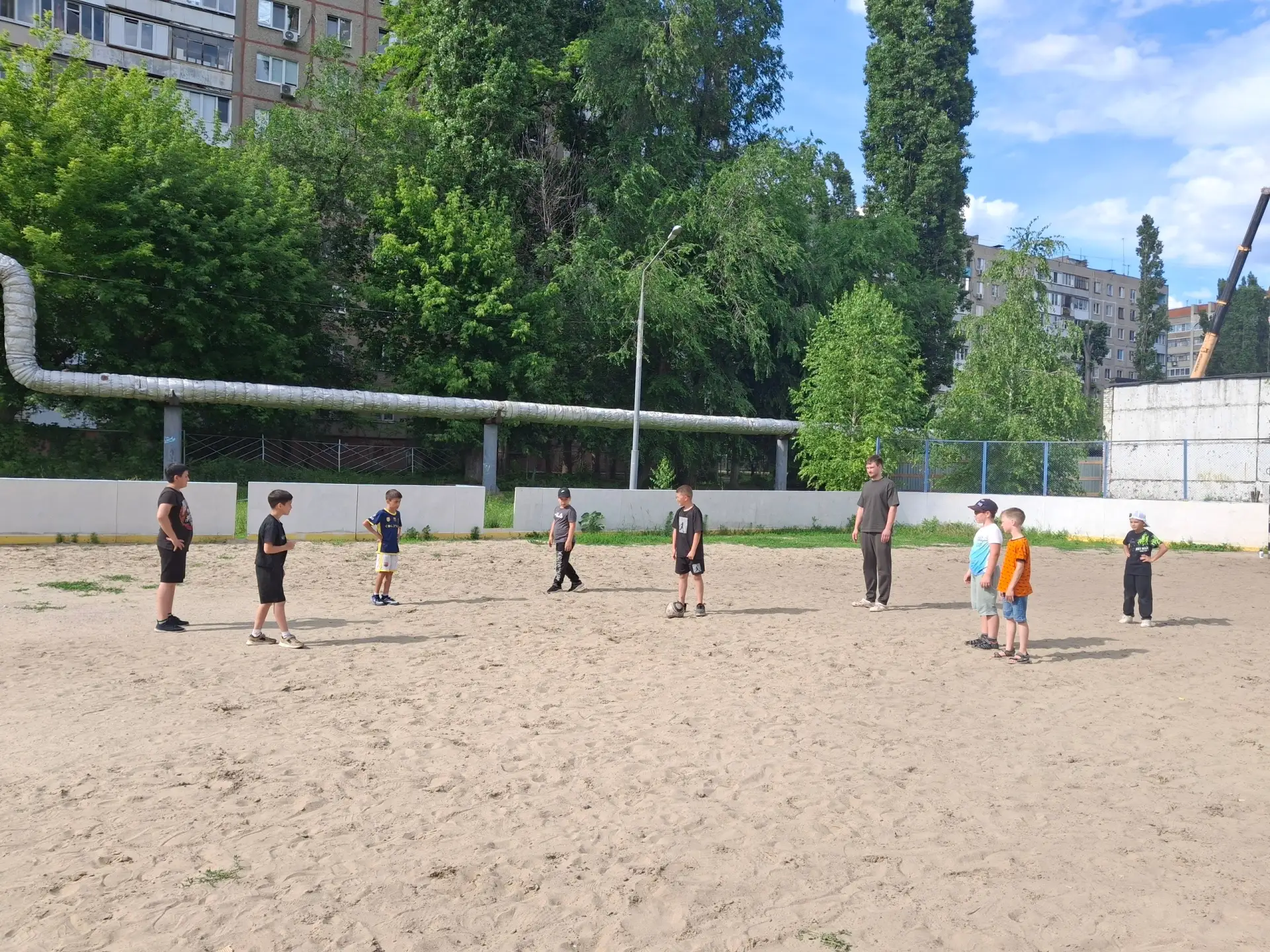 ⚽️В рамках реализации проекта «Дворовый тренер по футболу» для детей, отдыхающих в лагере «Тополек»,