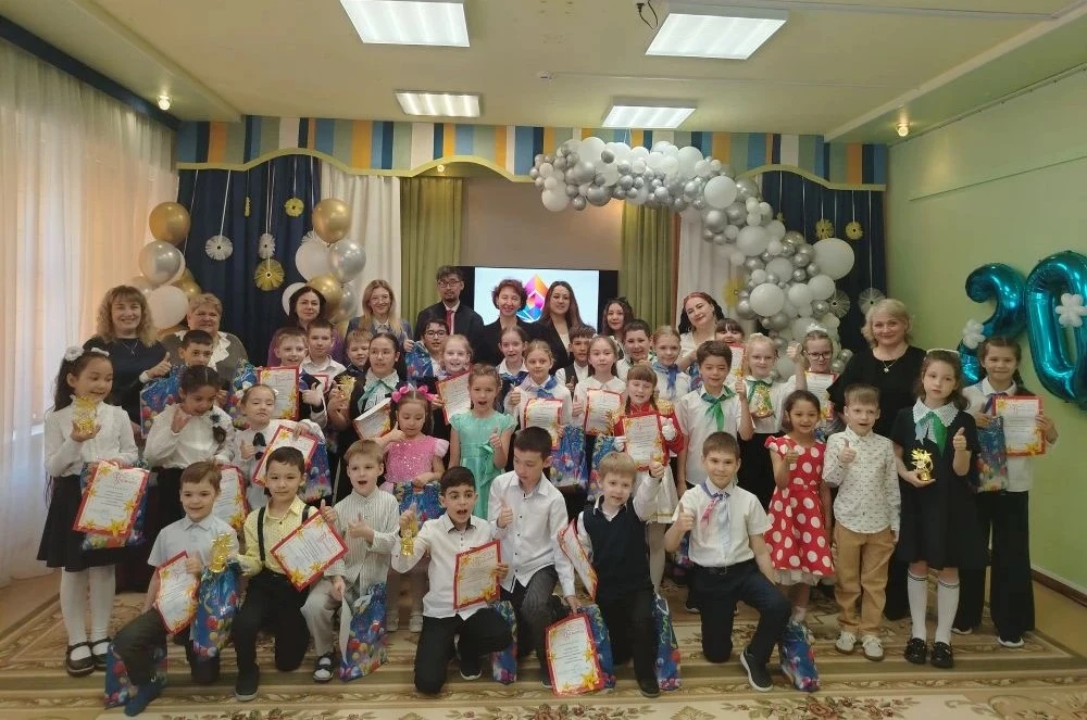 «Самоцветы-2026» 25 мая 2026 года в нашей школе состоялась торжественная церемония награждения «Само