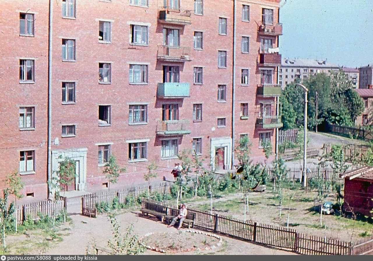 Двор в Перове
