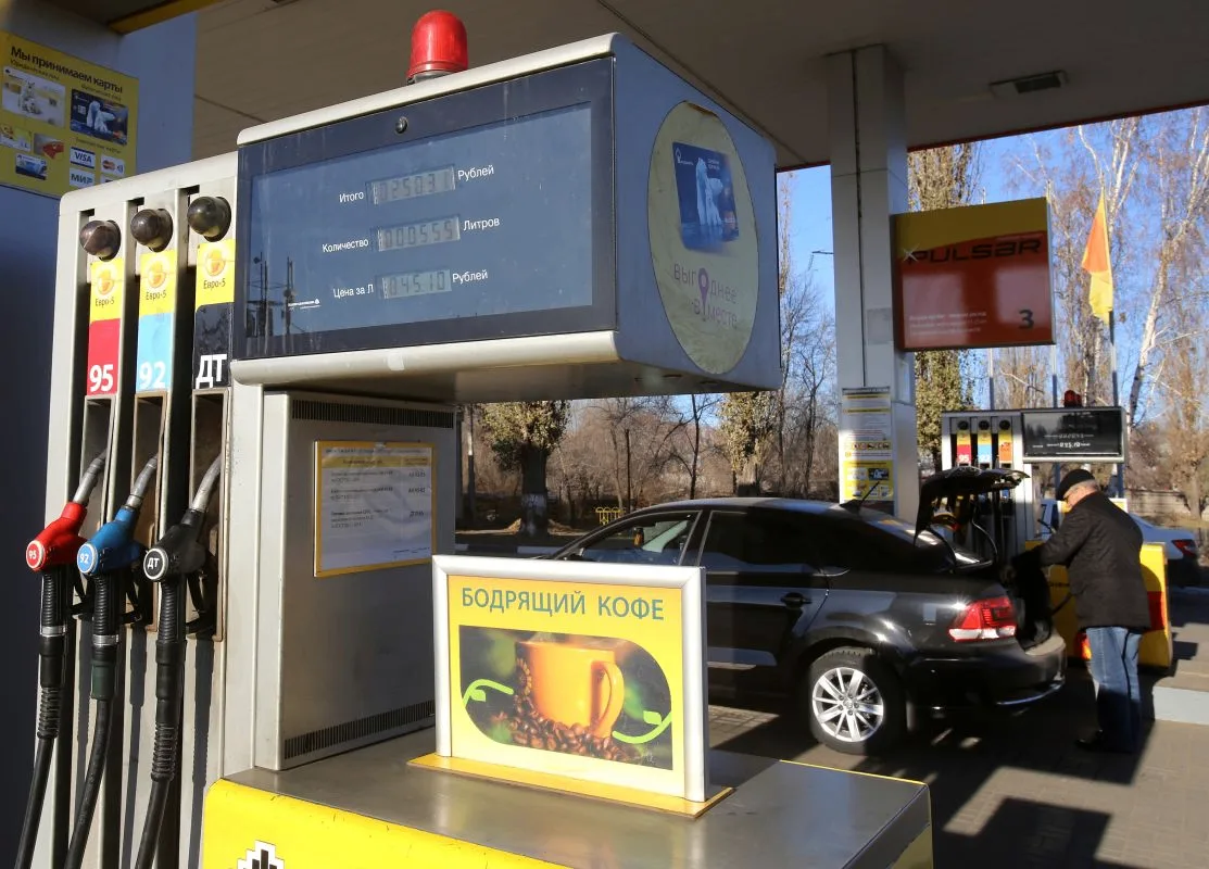 Россия начнёт импорт нефтепродуктов, а США вооружают Украину