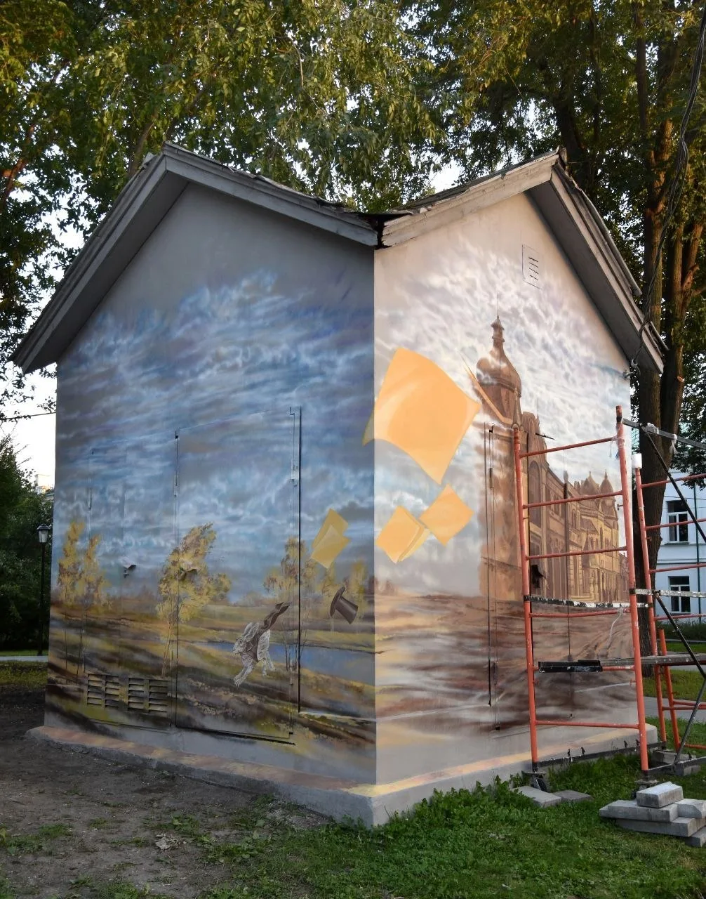 🎨 Роспись подстанции у дома Языковых идет полным ходом!