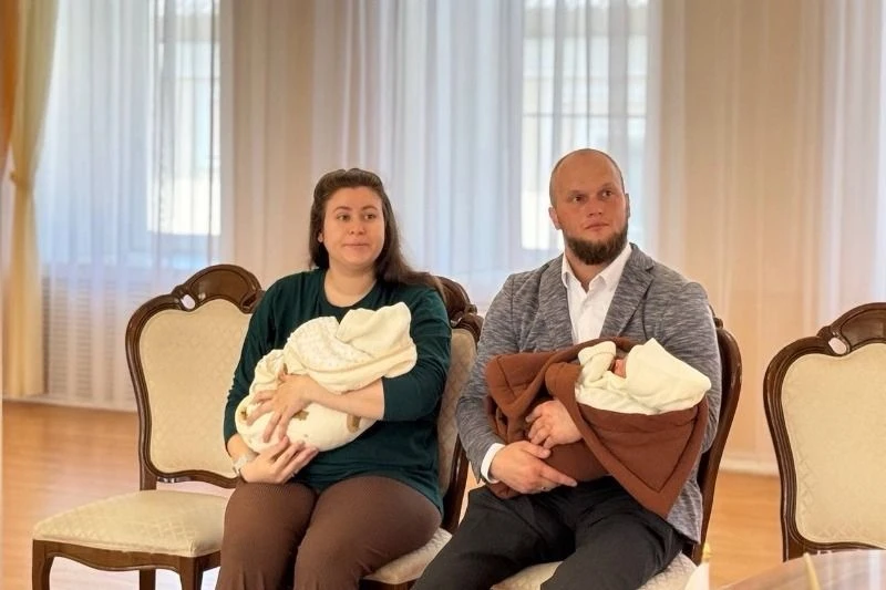Семья Павла и Евгении Пешковых из Рассказовского округа пополнилась двойняшками – мальчиком и девочк