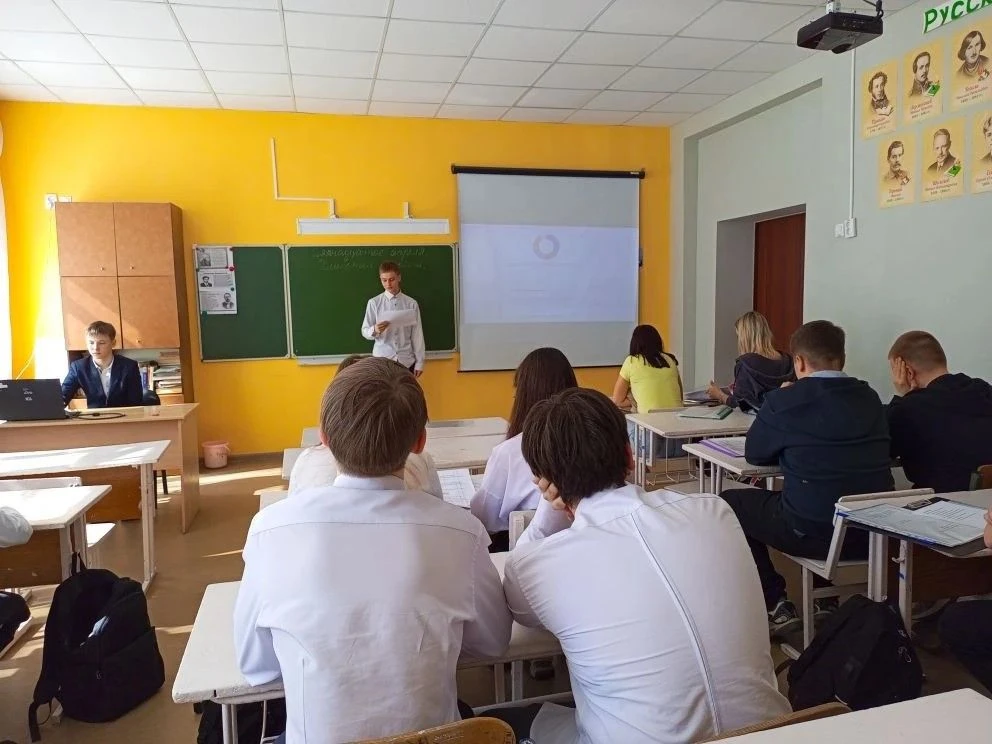 🌟 Будущее начинается сегодня: в 9-х классах прошла защита итоговых проектов! Сегодня в нашей школе к