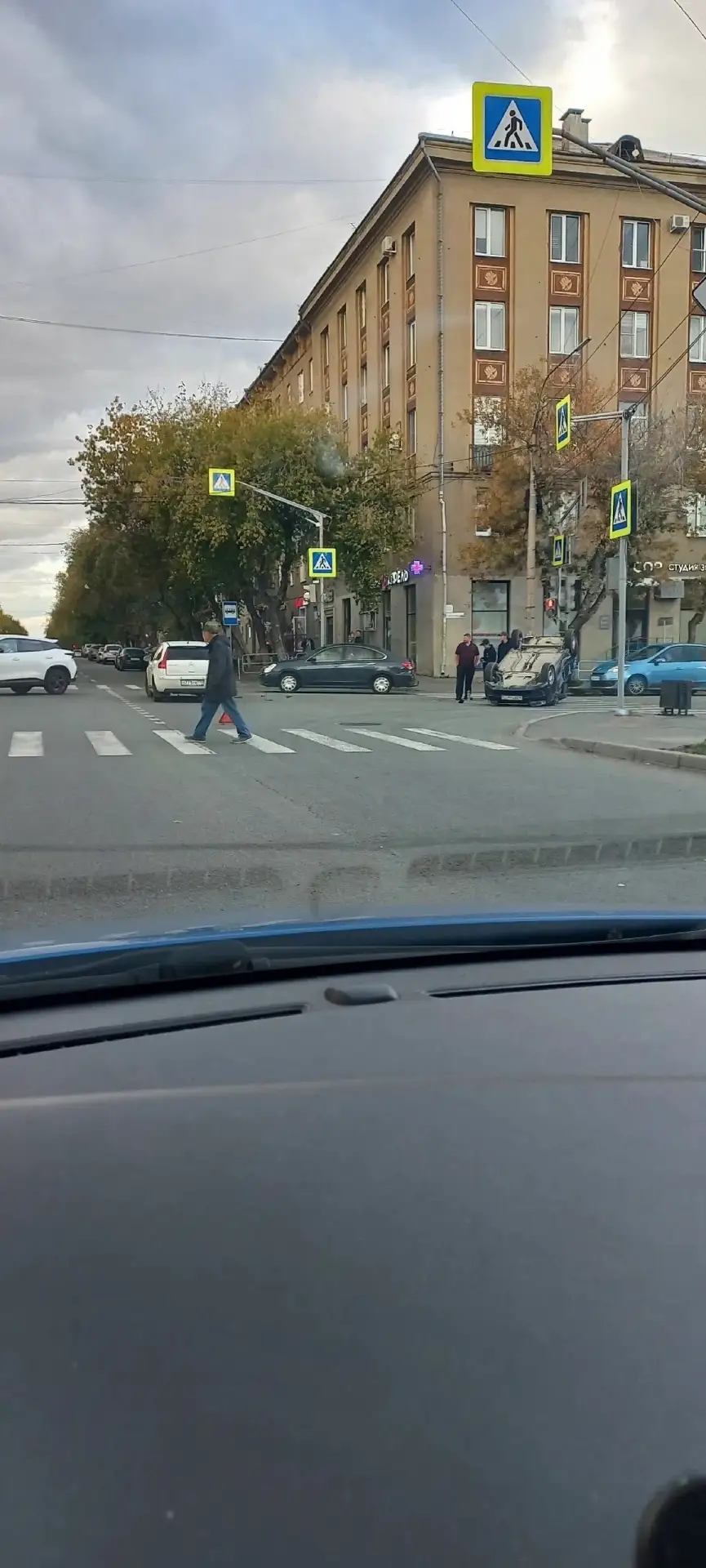 На перекрестке улиц Октябрьская и Набережная произошло ДТП с участием автомобилей Грант...