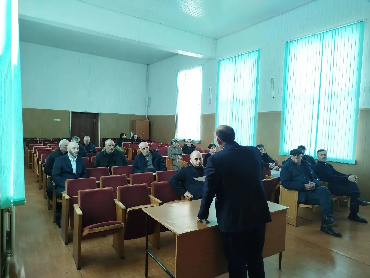 Публичные слушания по поддержке участников СВО прошли в администрации Курахского района