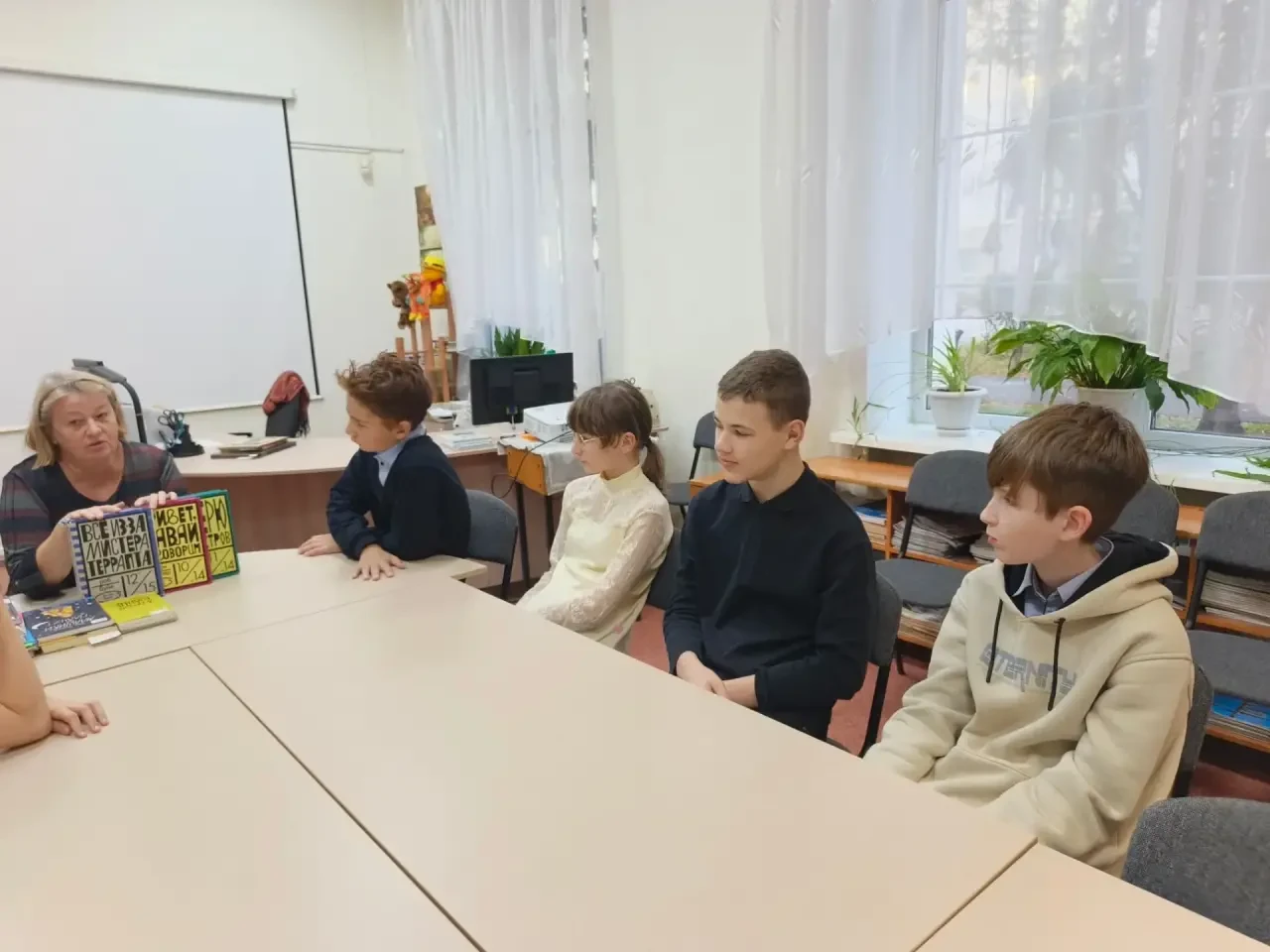Обучающиеся 6а класса совершили увлекательное путешествие в мир литературы в Детской об...